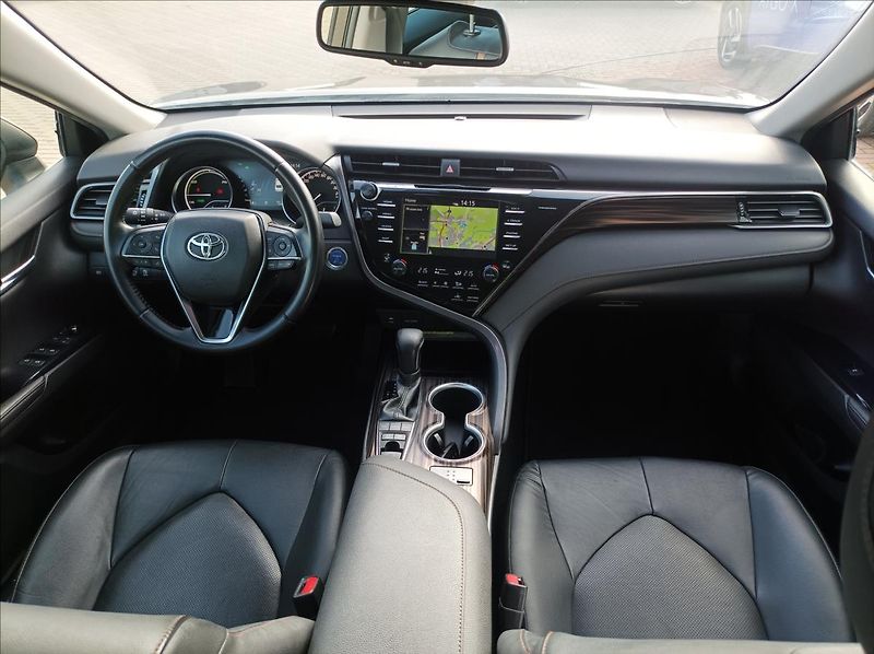Toyota Camry 2,5 Executive - fotka 10 z 21