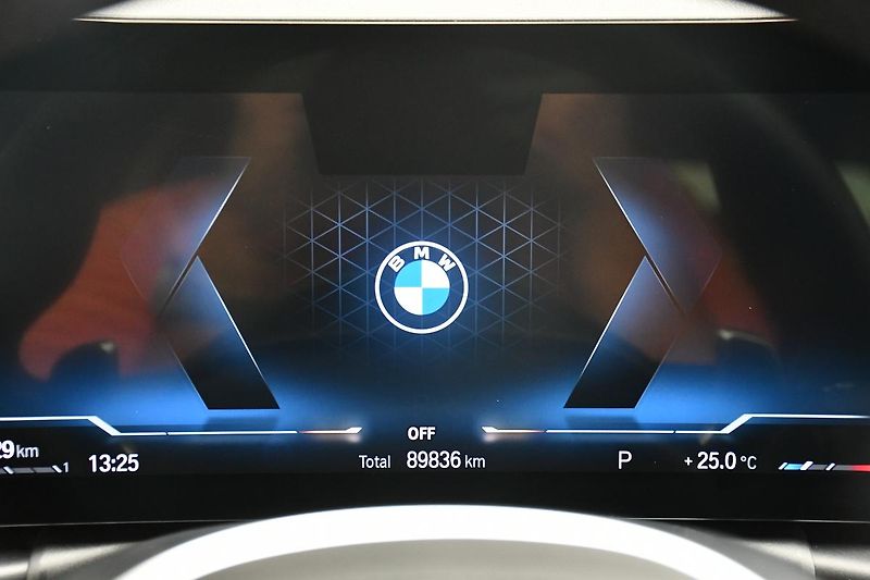 BMW Řada 3 320d xDrive M-SPORT   - fotka 34 z 64