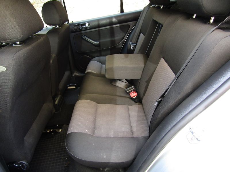 Volkswagen Golf (2002) 1.4 16V KLIMA FUNKČNÍ - fotka 21 z 34