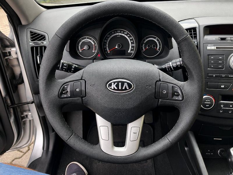 Kia Ceed 2,0 CRDi(103kW)*STK DO 8/2028* - fotka 7 z 15