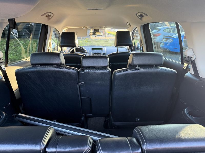 Mazda 5 2.0 D 7-MÍST 8xKOLA - fotka 11 z 25