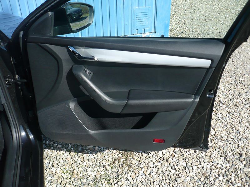 Škoda Octavia 2.0TDI 110Kw Serviska Manuál - fotka 26 z 29