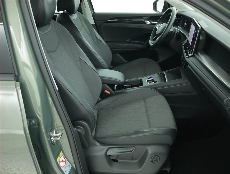 Volkswagen Tayron (2025) 1.5 eTSI - fotka 9 z 19