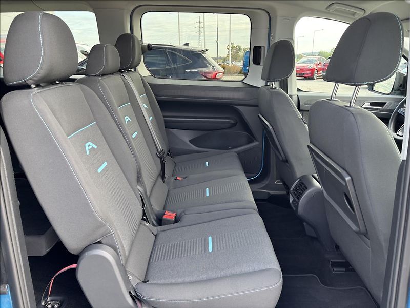 Ford Tourneo Connect 2,0 EcoBlue Active L2 Aut. - fotka 18 z 52