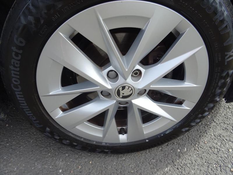 Škoda Octavia 1,0 TSI 81 kW Business - fotka 11 z 33