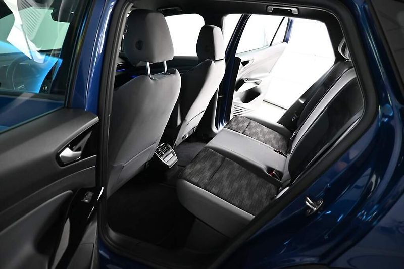 Volkswagen ID.4 (2021) Pure CITY LED ACC Elektro - fotka 9 z 33