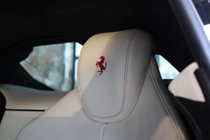 Ferrari Purosangue Lift, Karbon, Pano, Masáž - fotka 24 z 45
