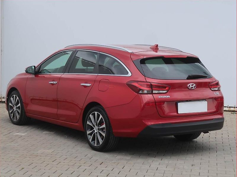 Hyundai i30 (2017) 1.6 CRDi, Automat, Serv.kniha - fotka 4 z 19