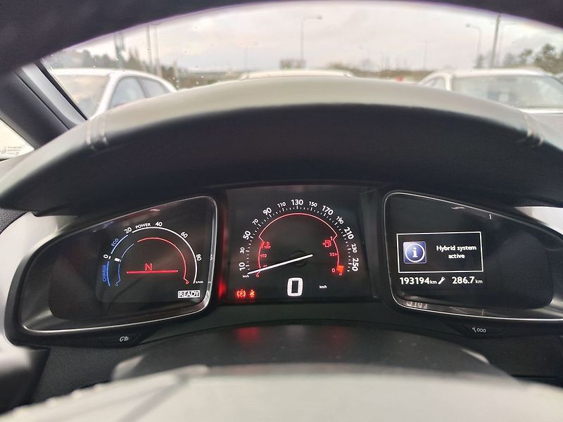 Citroën DS5 2.0 HDI/120kW hybrid4 Panorama - fotka 16 z 32
