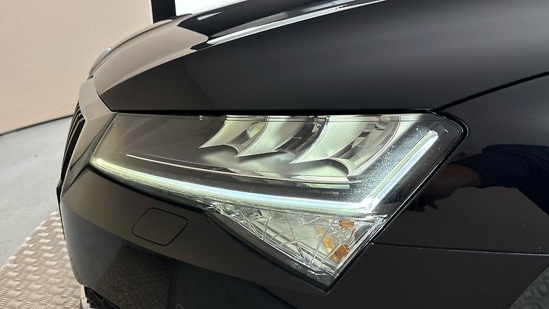Škoda Superb 2.0 TSI DSG Style Combi - fotka 18 z 30