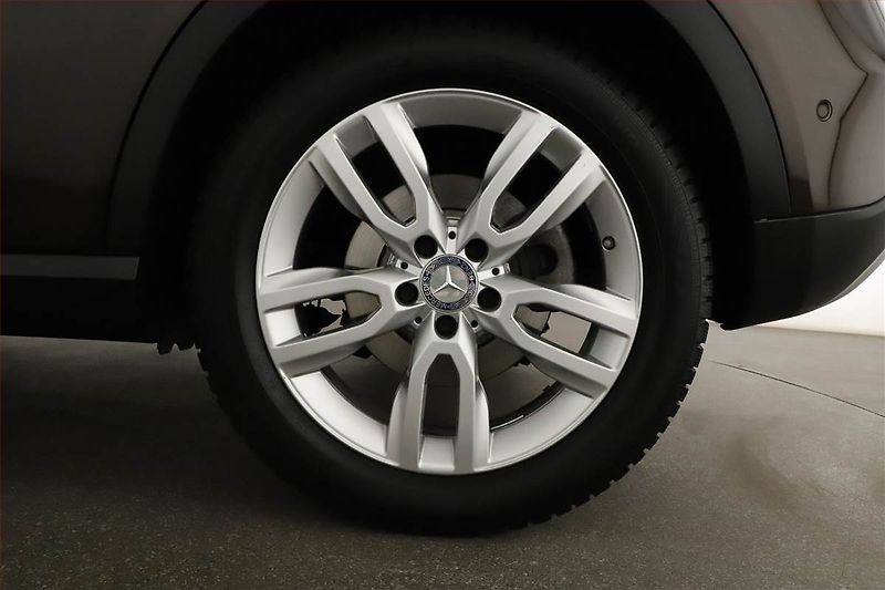 Mercedes-Benz GLA (2017) 220 d 4MATIC - fotka 12 z 21