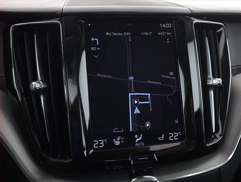 Volvo XC60 (2020) B4 AWD - fotka 14 z 22
