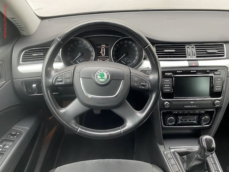 Škoda Superb (2012) 2.0 TDi, Ambition - fotka 11 z 17