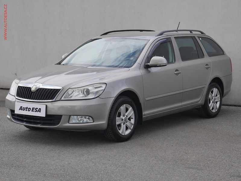 Škoda Octavia (2009) 1.6 MPi, Ambiente, TZ - fotka 3 z 19
