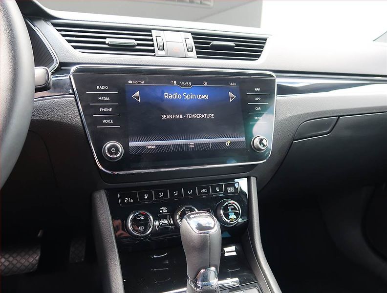 Škoda Superb (2024) Laurin&Klement 2.0 TDI - fotka 12 z 23