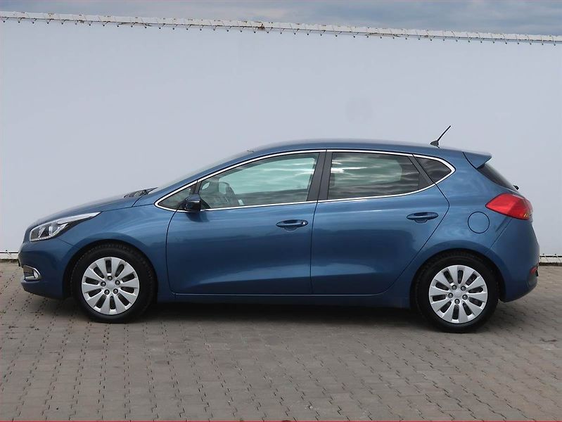 Kia Ceed (2014) Gold 1.4 CVVT, Serv.kniha - fotka 3 z 14