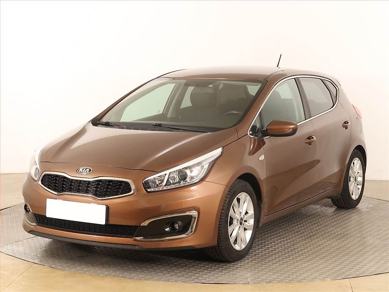 Kia Ceed (2016) 1.4 MPI, Tempomat - fotka 2 z 16