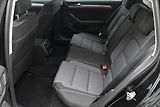Volkswagen Passat 2,0 TDI 110 kW DSG Business Zá - náhled 14