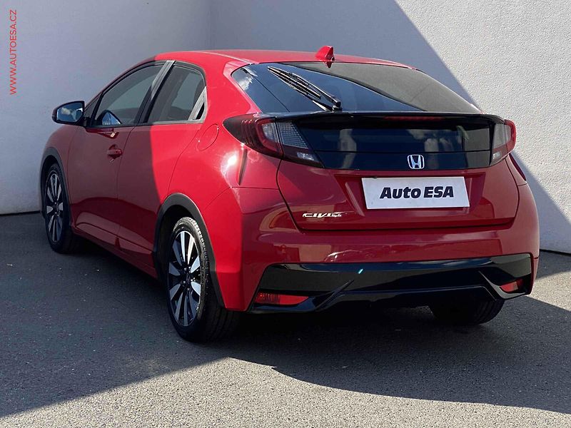 Honda Civic (2016) 1.4 i-VTEC, Xenon, AC - fotka 5 z 16