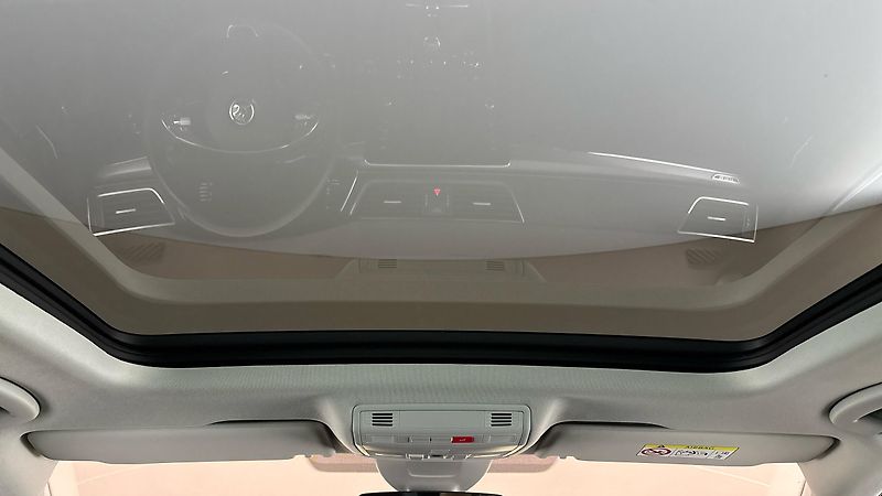 Škoda Superb 2.0 TSI DSG 4x4 Scout Combi - fotka 30 z 32