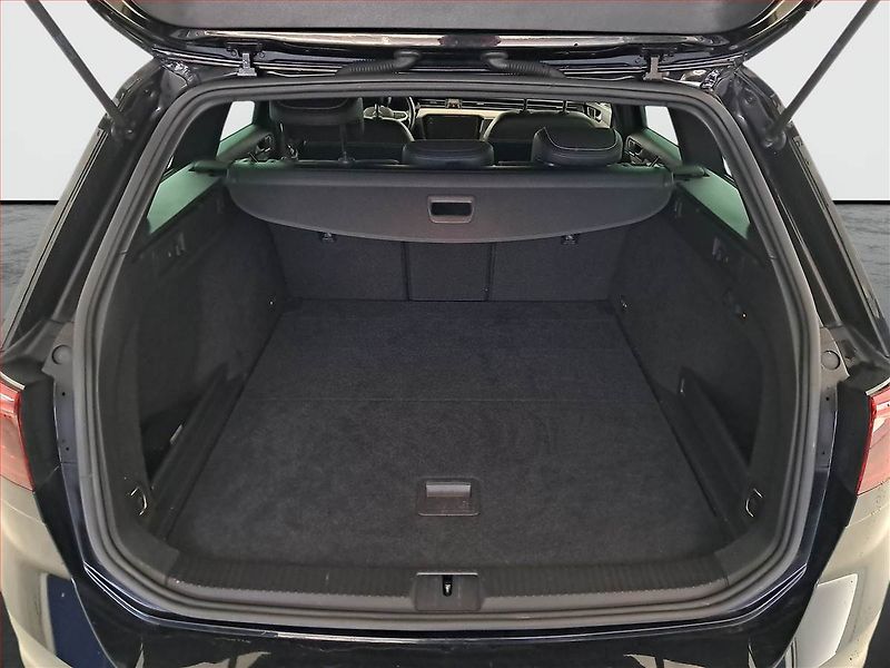 Volkswagen Passat (2020) Elegance 2.0 TDI, Automat - fotka 14 z 19
