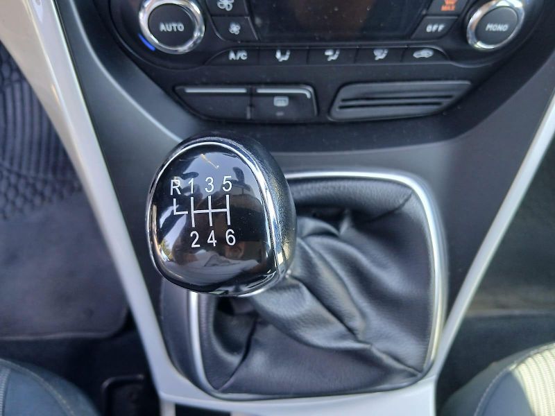 Ford C-MAX 1.6 TDCI, ALU, 6 rychlostí - fotka 22 z 39