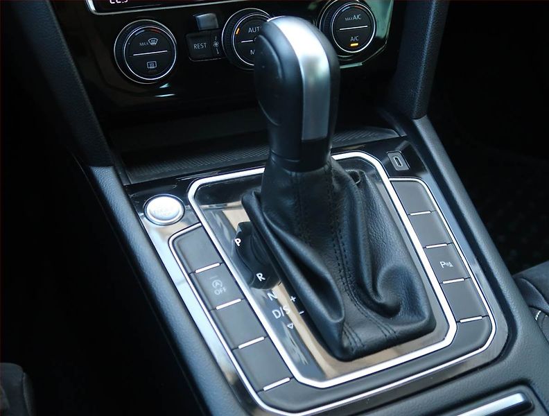 Volkswagen Passat (2019) 1.5 TSI - fotka 13 z 25