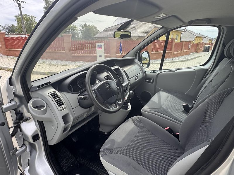Opel Vivaro 2.0CDTI 84Kw L2 - 9.Mist - fotka 6 z 17