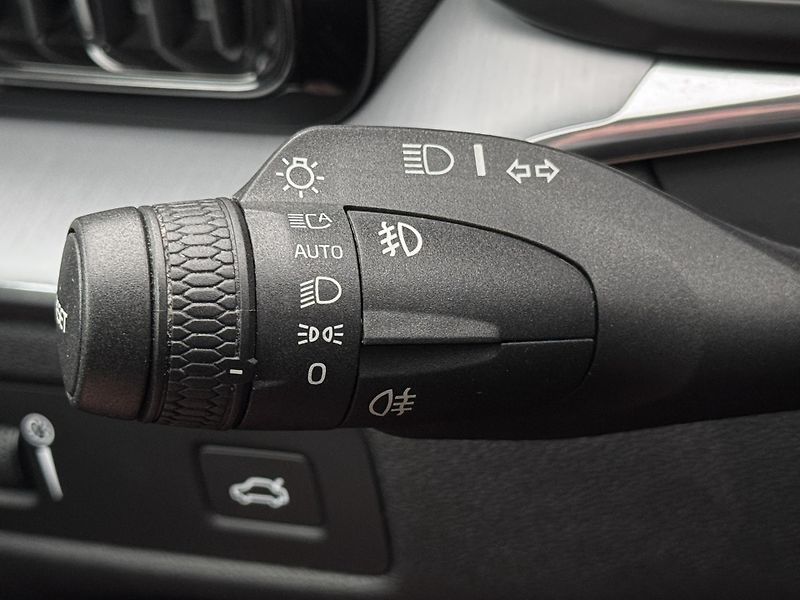 Volvo XC60 D4 AWD MOMENTUM CZ 1.maj - fotka 25 z 39