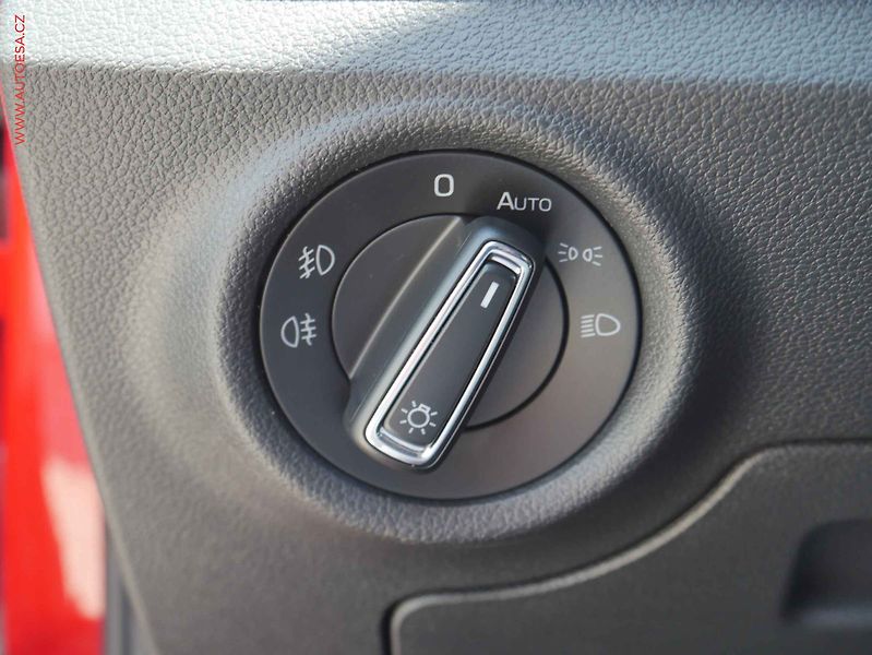 Škoda Kamiq (2021) 1.0 TSi, Style, park. kamera - fotka 16 z 21
