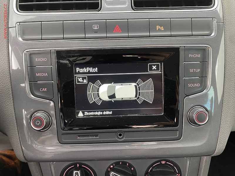 Volkswagen Polo (2014) 1.0 MPi, Fresh, +ALU - fotka 16 z 17