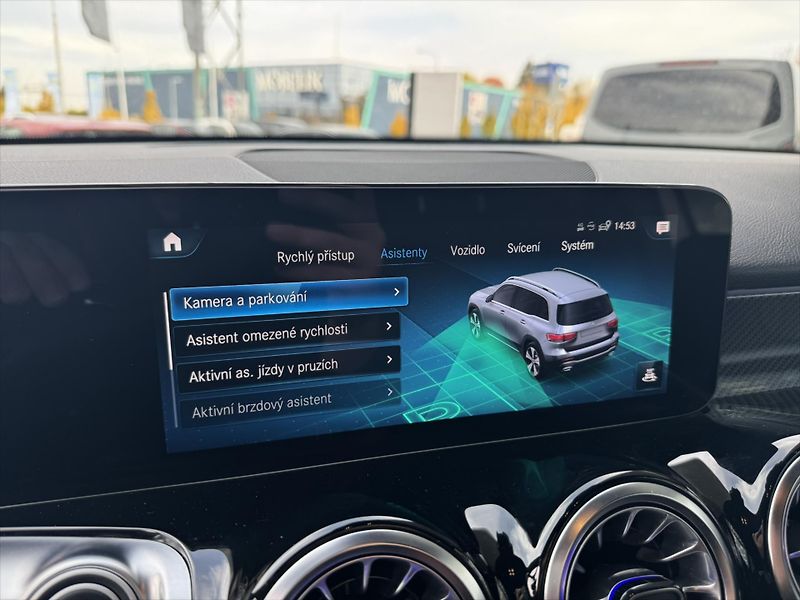Mercedes-Benz GLB 200d 4MATIC AMG paket - fotka 16 z 33