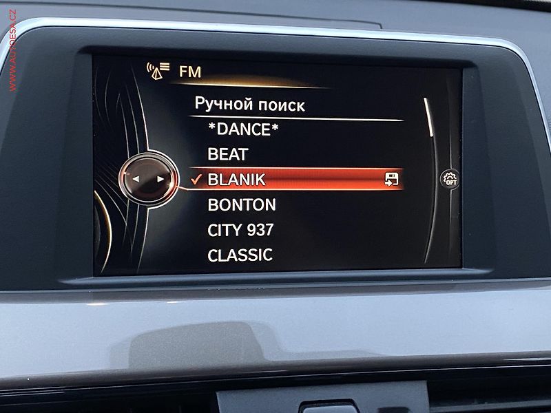 BMW X1 (2017) 1.5i sDrive 18i - fotka 16 z 18