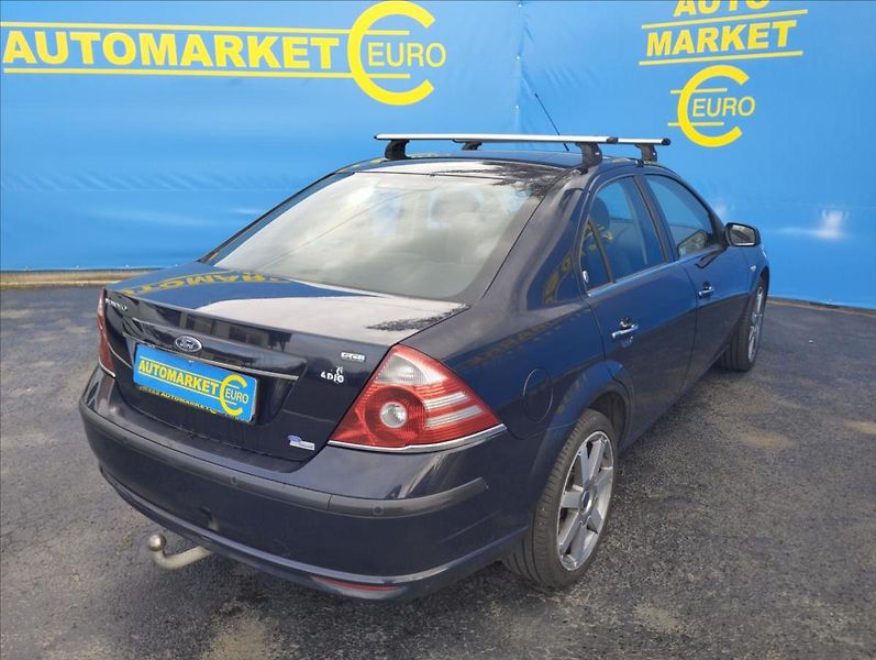Ford Mondeo 1,8 Ghia - fotka 4 z 17