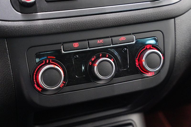 Volkswagen Tiguan - fotka 18 z 22