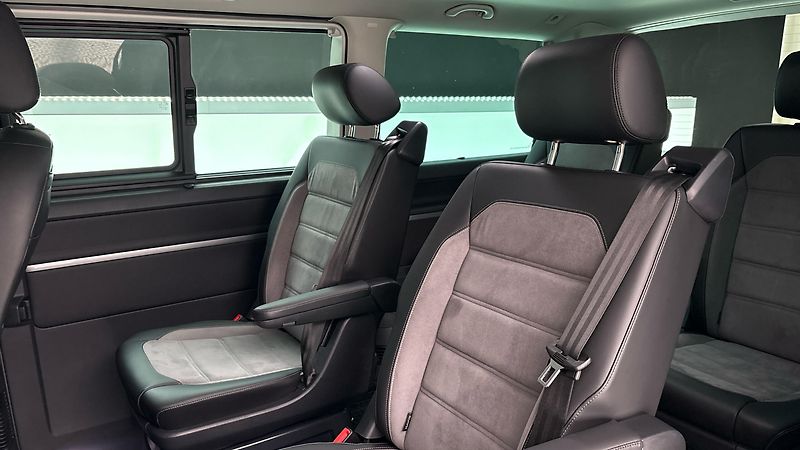 Volkswagen Multivan 2.0 TDI DSG 4motion Highline - fotka 16 z 28