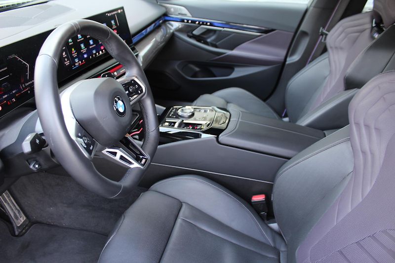 BMW Řada 5 BMW 540d xDrive Touring TOP - fotka 10 z 29