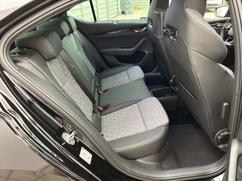 Škoda Octavia 2.0 TDI SportLine - fotka 26 z 32