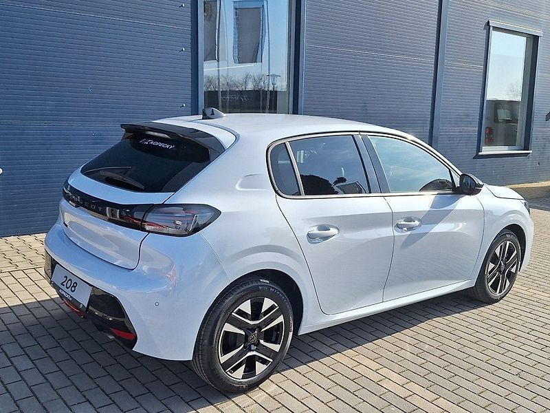 Peugeot 208 (2026) ALLURE PureTech 100 MAN6 - fotka 7 z 17
