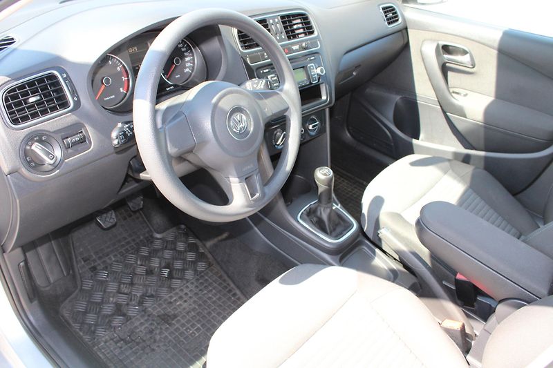 Volkswagen Polo (2009) REZERVACE - fotka 9 z 19