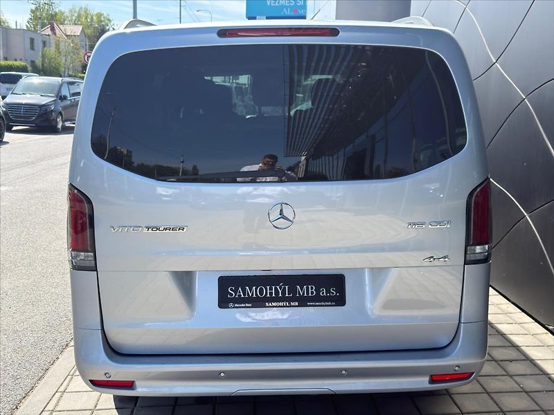 Mercedes-Benz Vito 2,0 116 CDI / Tourer Select / - fotka 4 z 21