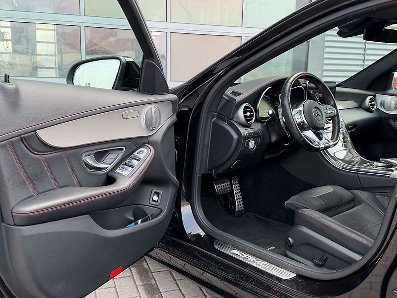 Mercedes-Benz Třídy C C 43 AMG - fotka 22 z 32