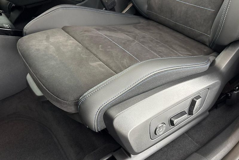 BMW iX1 xDrive30 - fotka 7 z 23