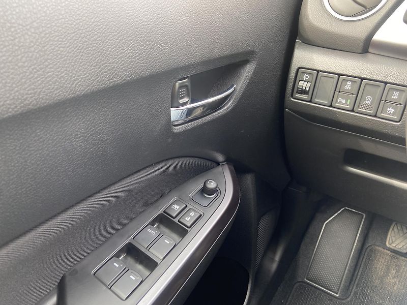 Suzuki Vitara 1.4 BoosterJet 81kW Premium - fotka 13 z 20