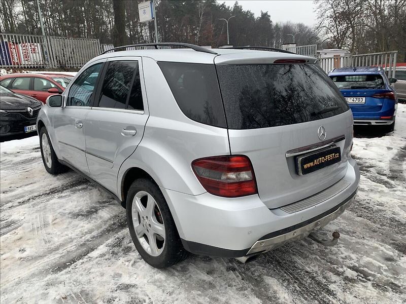 Mercedes-Benz Třídy M 4,0 CDI - fotka 7 z 21