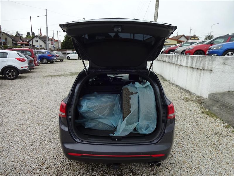 Kia Ceed 1,6 CRDi 100kW GT LINE - fotka 23 z 50