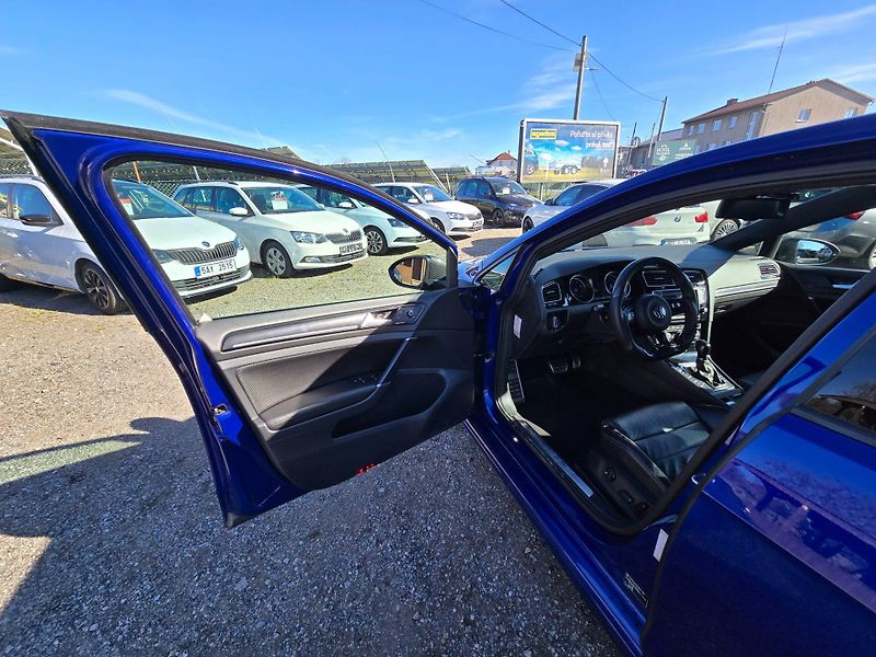 Volkswagen Golf (2014) R 2.0TSi 221KW 4 Motion - fotka 9 z 23