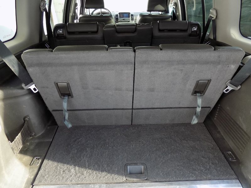 Nissan Pathfinder (2008) 2.5DCi/4x4/7.Míst/ - fotka 19 z 37