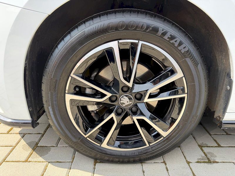 Škoda Fabia (2025) 1.5 TSI 110kW DSG Monte Carlo - fotka 34 z 35