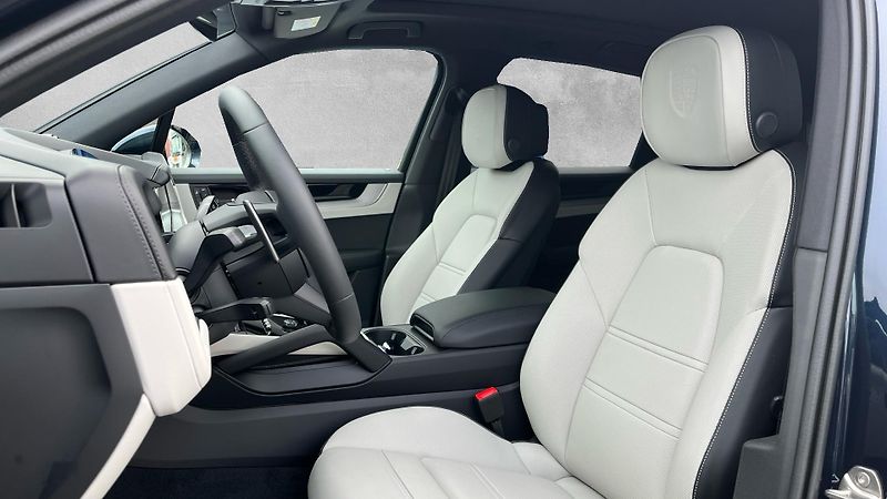 Porsche Cayenne (2025) E-Hybrid - fotka 16 z 30